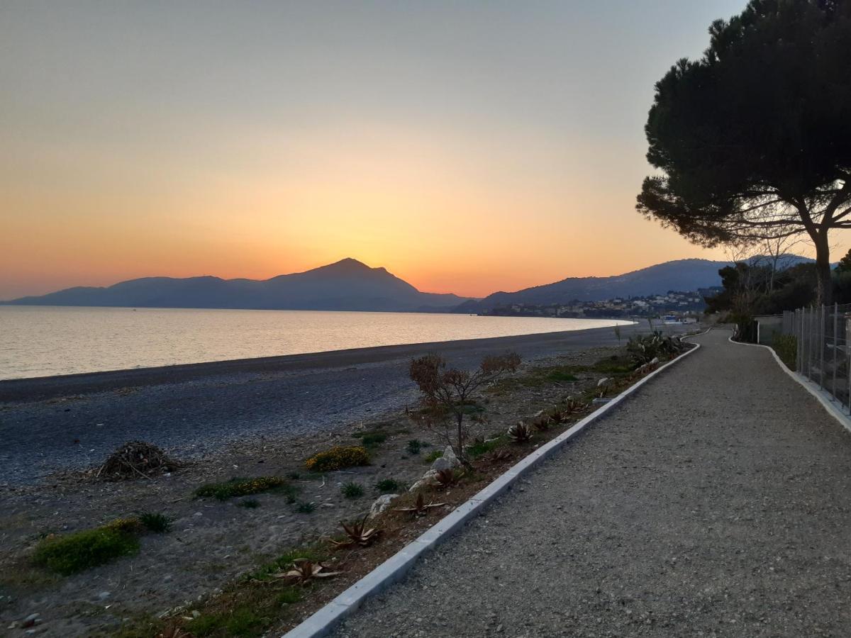 Villa Livia فيلاماري المظهر الخارجي الصورة
